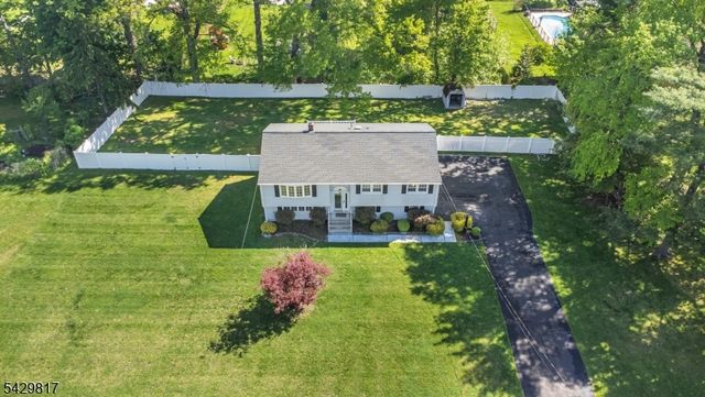 6 Beaumont Pl, Hanover Twp., NJ 07981
