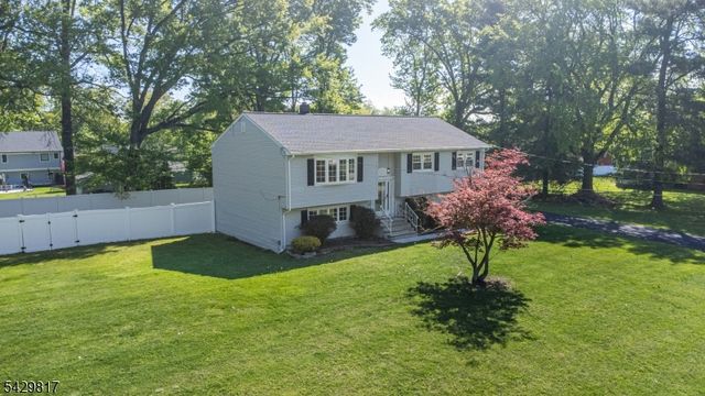 6 Beaumont Pl, Hanover Twp., NJ 07981