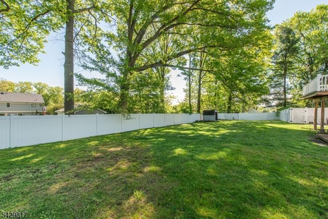 6 Beaumont Pl, Hanover Twp., NJ 07981