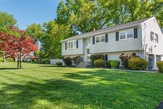6 Beaumont Pl, Hanover Twp., NJ 07981