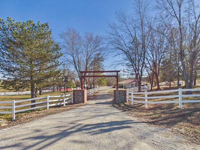 15434 Highway H, Cabool, MO 65689