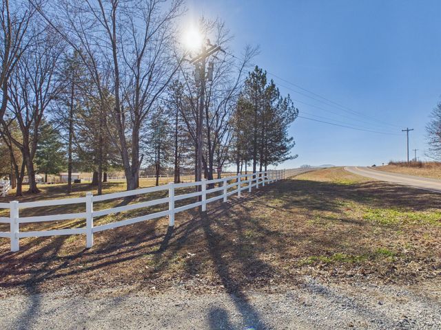 15434 Highway H, Cabool, MO 65689