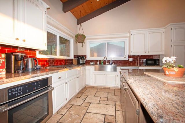 1330 Sugarbush Drive, Vista, CA 92084