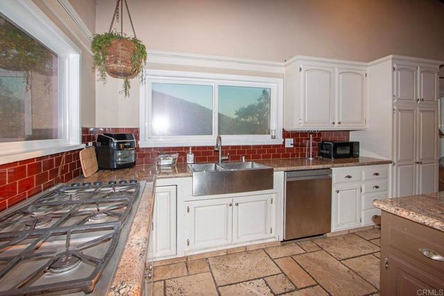 1330 Sugarbush Drive, Vista, CA 92084