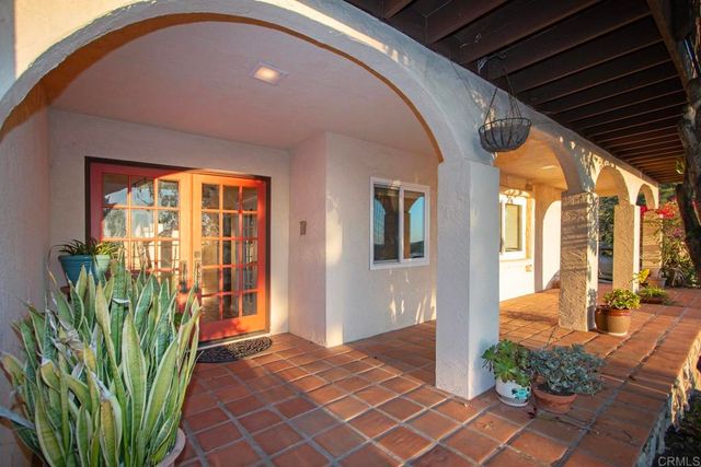 1330 Sugarbush Drive, Vista, CA 92084