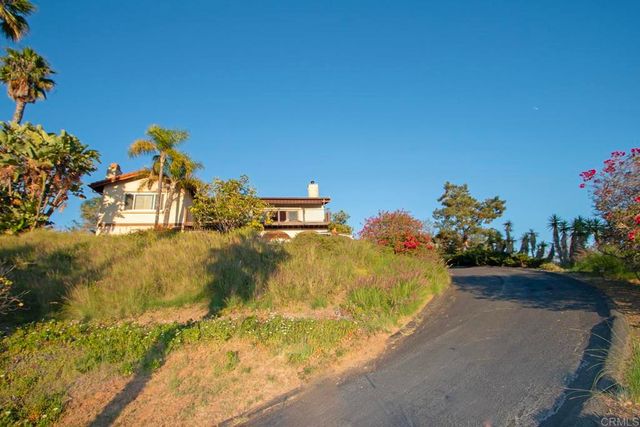 1330 Sugarbush Drive, Vista, CA 92084