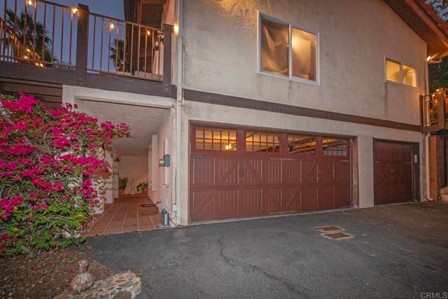 1330 Sugarbush Drive, Vista, CA 92084