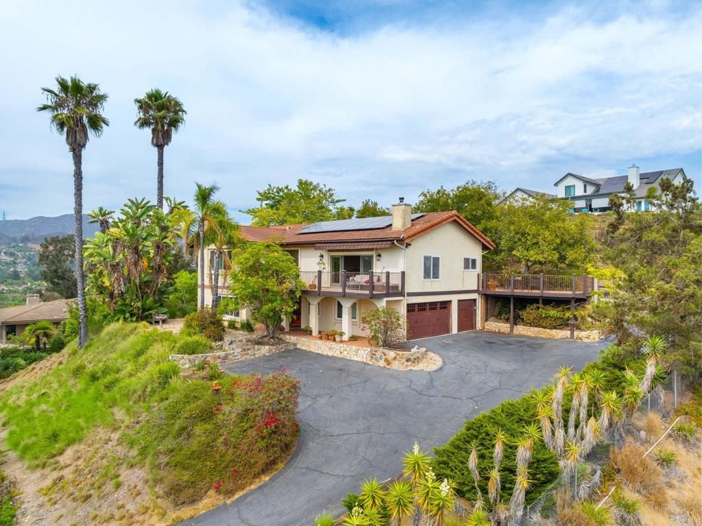 1330 Sugarbush Drive, Vista, CA 92084 — photo 2
