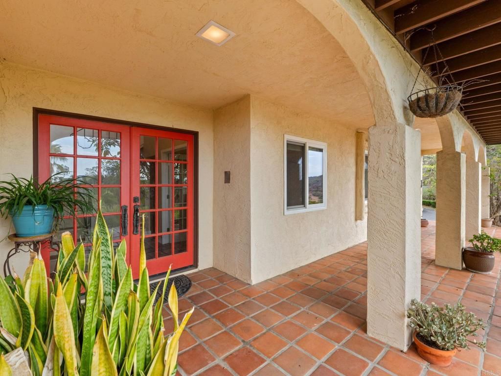 1330 Sugarbush Drive, Vista, CA 92084 — photo 5