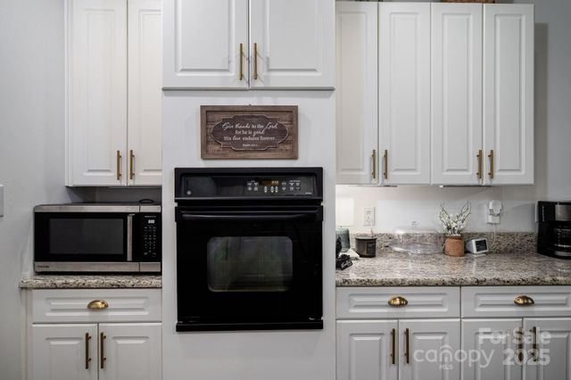 1575 Lewis Farm Road, Kings Mountain, NC 28086