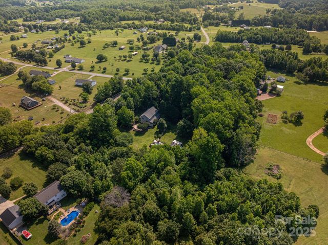 1575 Lewis Farm Road, Kings Mountain, NC 28086