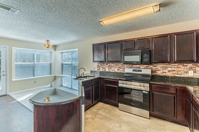 4500 Fargo Drive, Grand Prairie, TX 75052