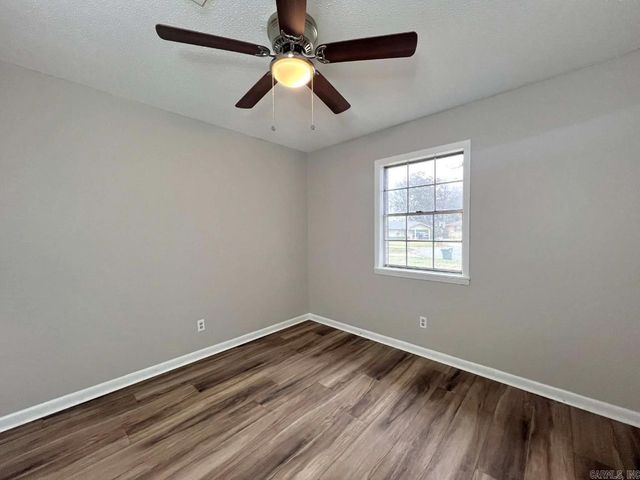 10 Woodbine Court, Little Rock, AR 72209