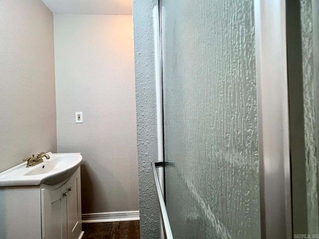 10 Woodbine Court, Little Rock, AR 72209