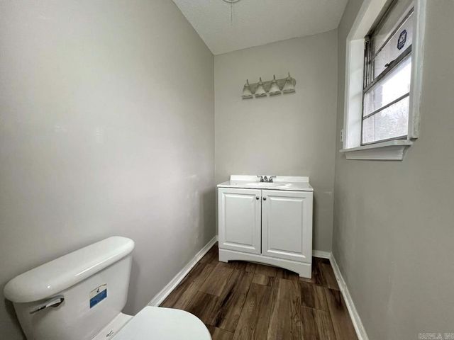 10 Woodbine Court, Little Rock, AR 72209