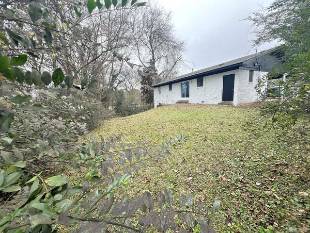 10 Woodbine Court, Little Rock, AR 72209