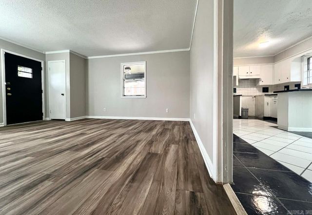 10 Woodbine Court, Little Rock, AR 72209