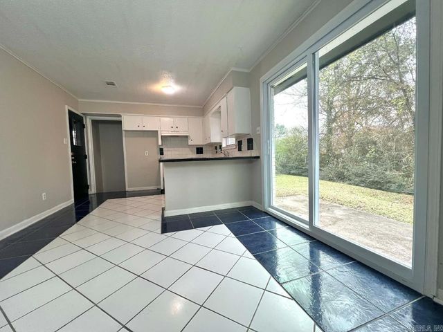 10 Woodbine Court, Little Rock, AR 72209