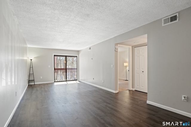 15 Woodsedge Drive APT 5C, Newington, CT 06111