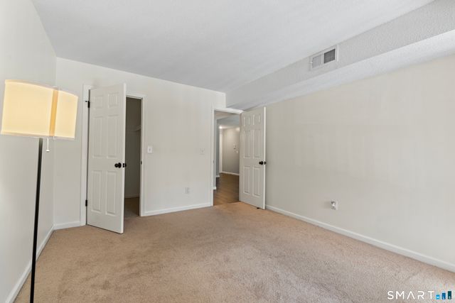 15 Woodsedge Drive APT 5C, Newington, CT 06111