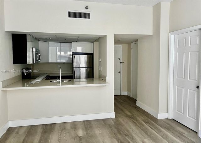 540 Brickell Key Drive 218, Miami, FL 33131