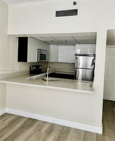 540 Brickell Key Drive 218, Miami, FL 33131
