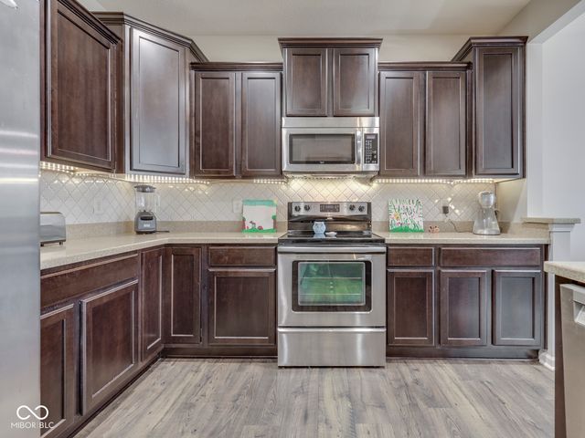 526 King Fisher Drive, Brownsburg, IN 46112