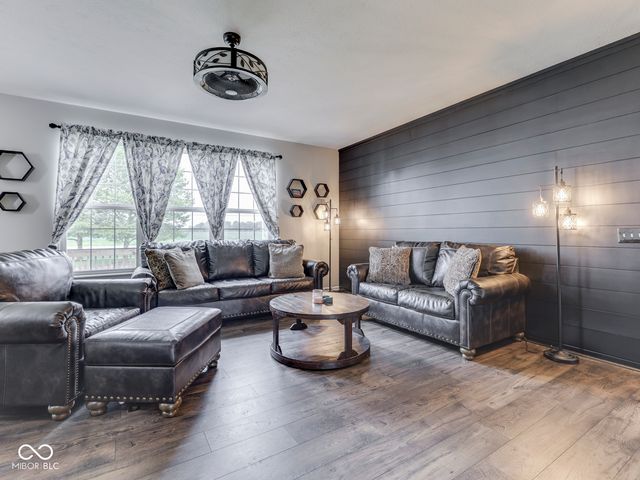 526 King Fisher Drive, Brownsburg, IN 46112