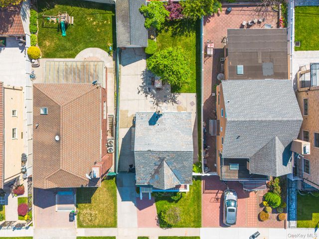 76-11 173rd Street, Fresh Meadows, NY 11366