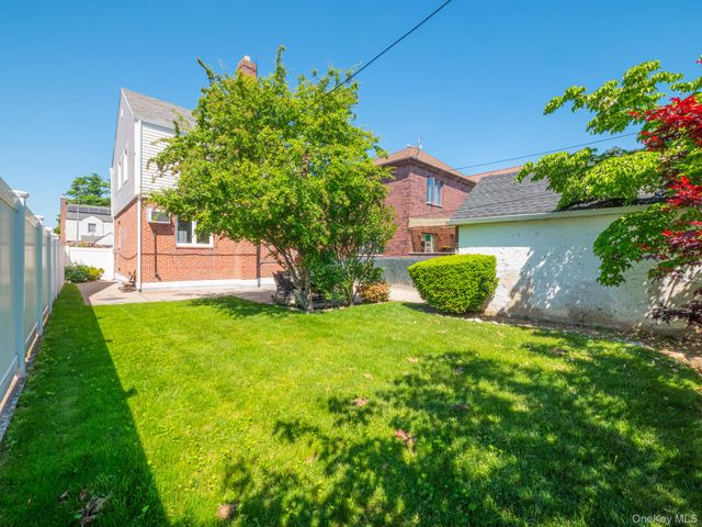 76-11 173rd Street, Fresh Meadows, NY 11366