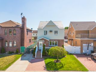 76-11 173rd Street, Fresh Meadows, NY 11366