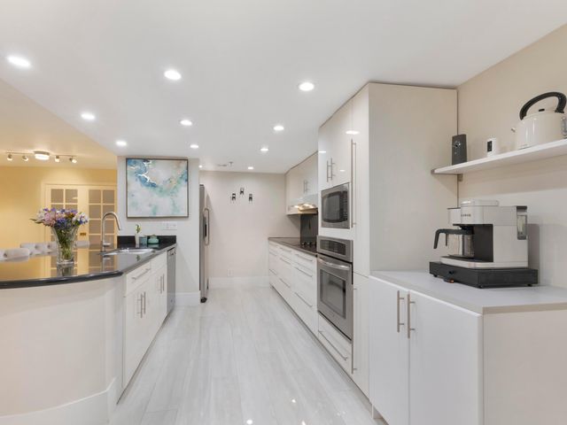 955 Egret Circle 102, Delray Beach, FL 33444