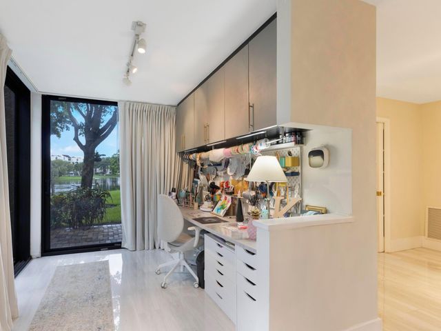 955 Egret Circle 102, Delray Beach, FL 33444