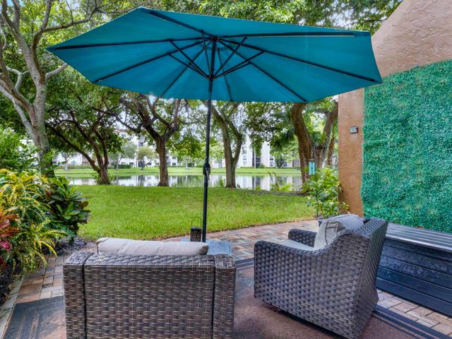 955 Egret Circle 102, Delray Beach, FL 33444