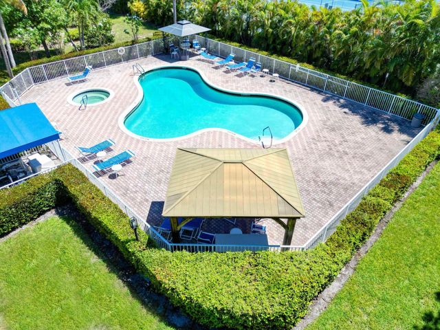 955 Egret Circle 102, Delray Beach, FL 33444