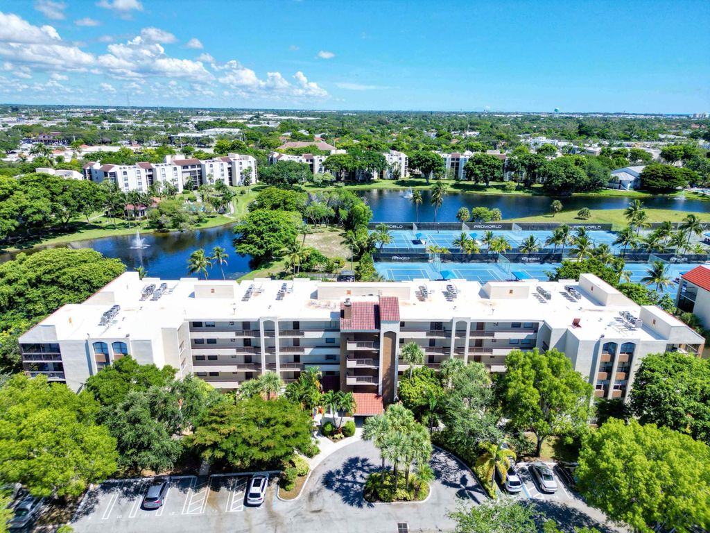 955 Egret Circle 102, Delray Beach, FL 33444