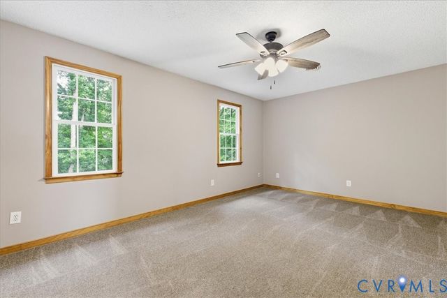 24534 Plantation Dr, Dinwiddie, VA 23803