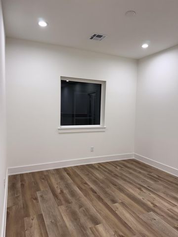 9005 Comal Street, Houston, TX 77051