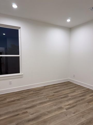 9005 Comal Street, Houston, TX 77051