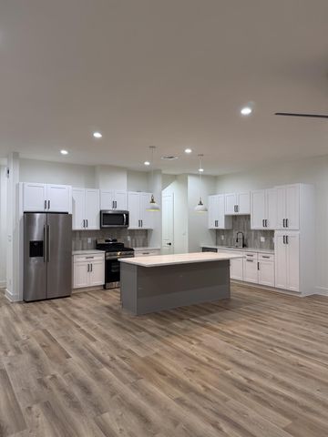 9005 Comal Street, Houston, TX 77051