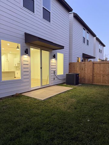 9005 Comal Street, Houston, TX 77051