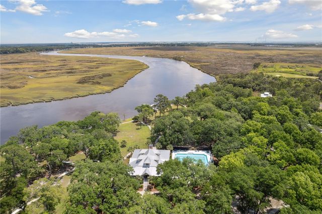 321 Harbour Island Circle, Waverly, GA 31565