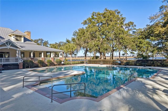 321 Harbour Island Circle, Waverly, GA 31565