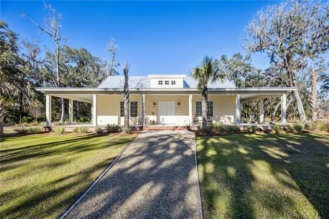 321 Harbour Island Circle, Waverly, GA 31565