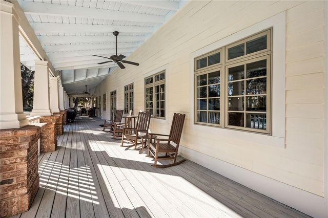 321 Harbour Island Circle, Waverly, GA 31565