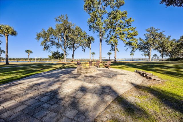 321 Harbour Island Circle, Waverly, GA 31565