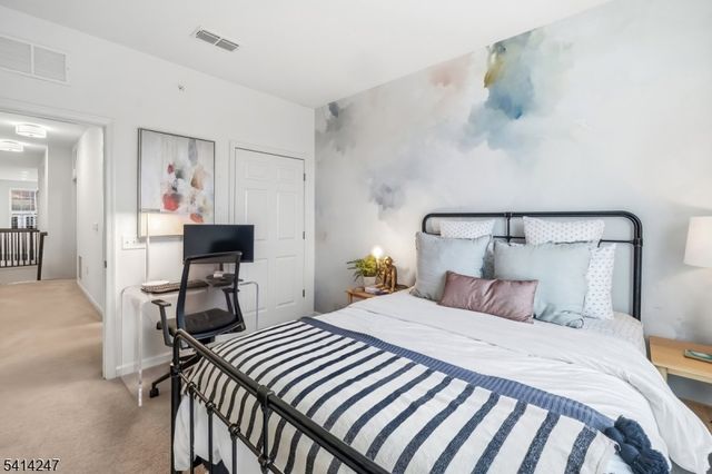 35 Aspen Dr, Cedar Grove Twp., NJ 07009