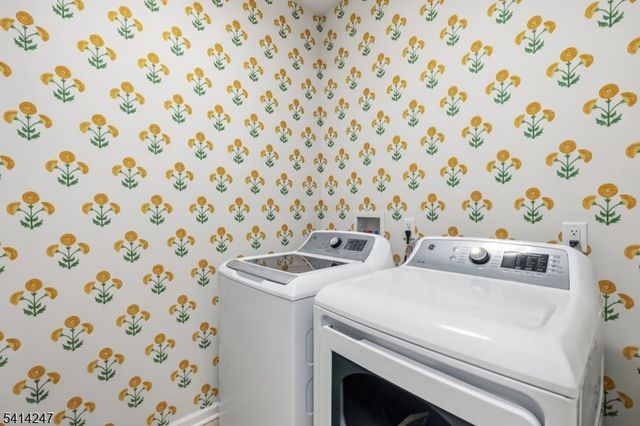 35 Aspen Dr, Cedar Grove Twp., NJ 07009