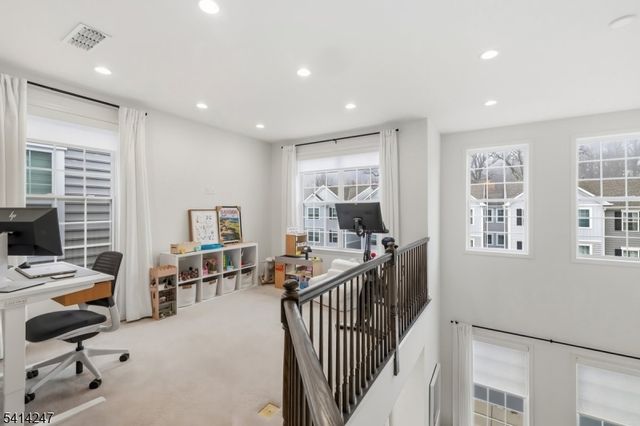 35 Aspen Dr, Cedar Grove Twp., NJ 07009