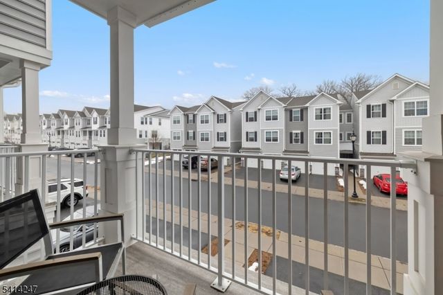 35 Aspen Dr, Cedar Grove Twp., NJ 07009